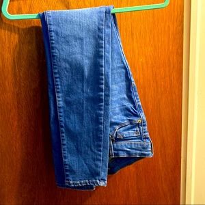 Built in sculpting jeans